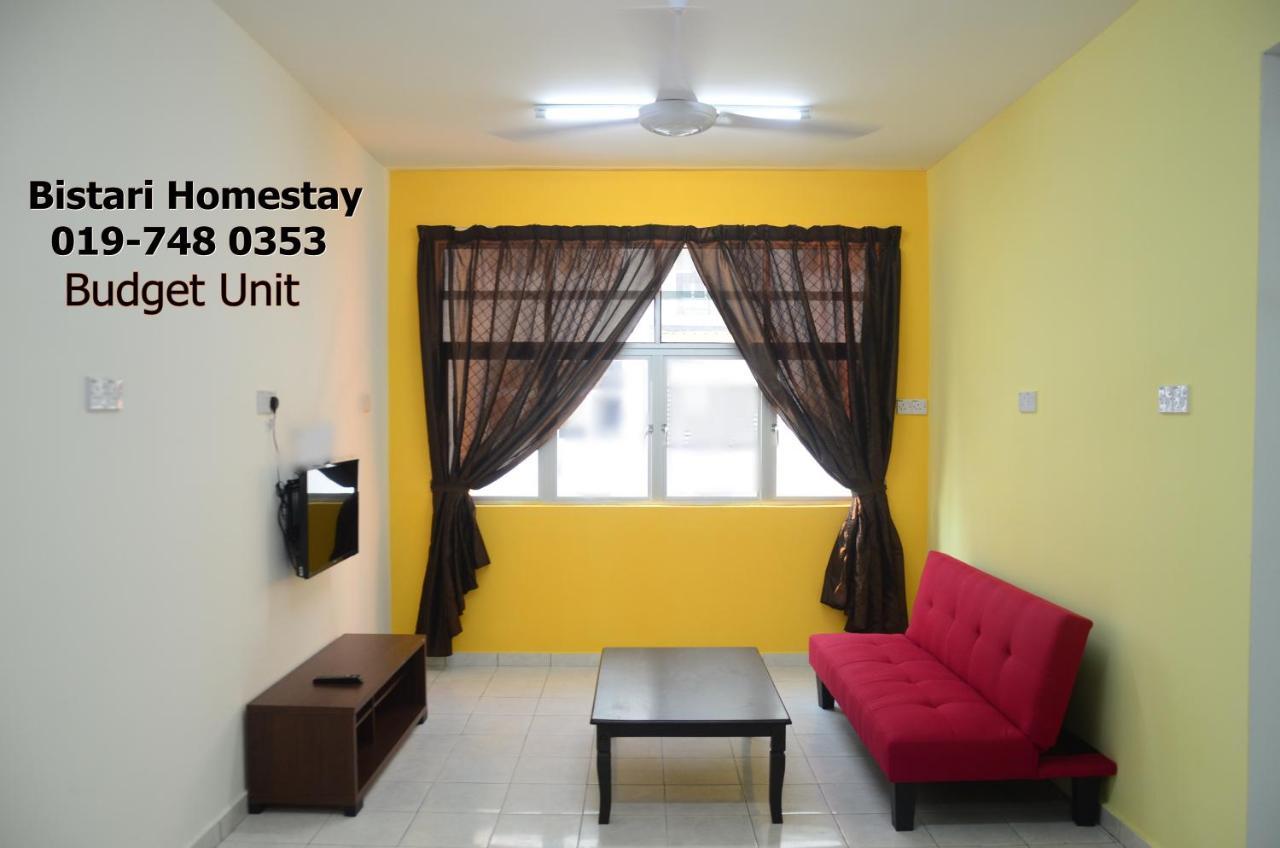 Bistari Homestay Parit Raja Uthm Exteriör bild